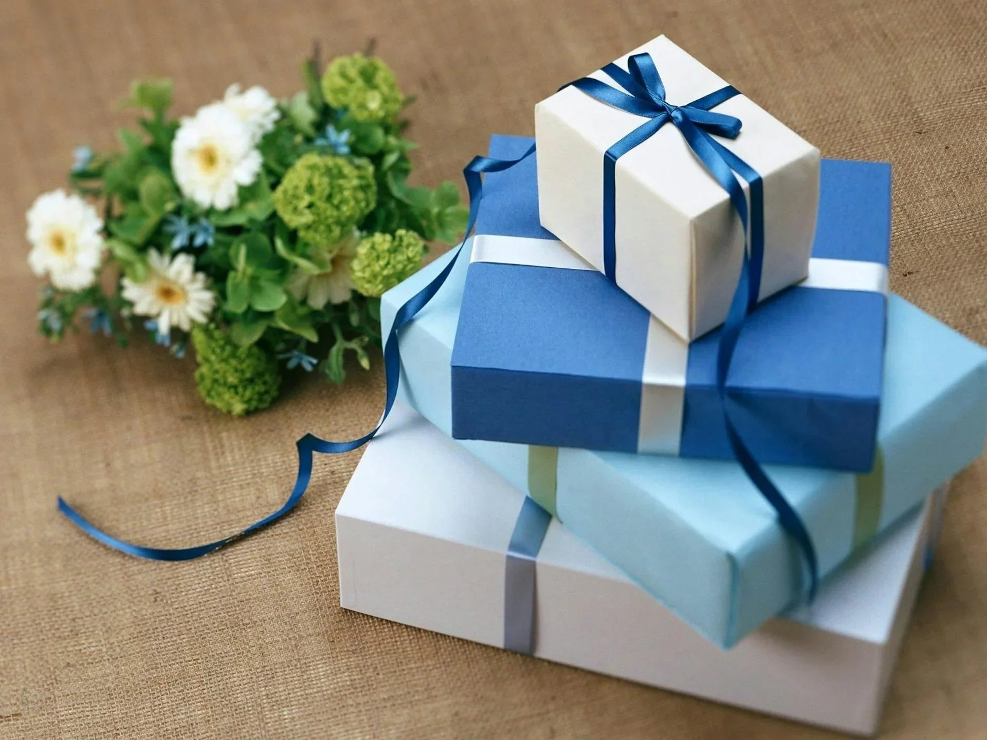 8 Perfect Gifts for Couples to Enjoy Together