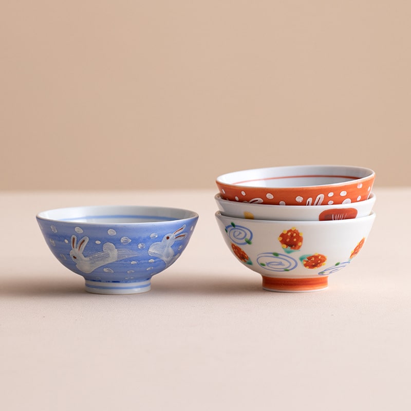 Hand-painted rabbit design ceramic rice bowl close-up