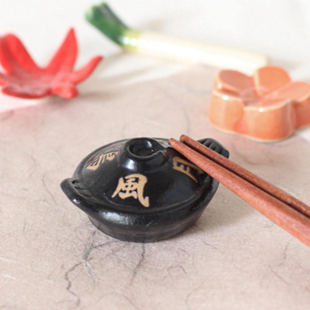 Adorable fried egg and frying pan ceramic chopstick rest set