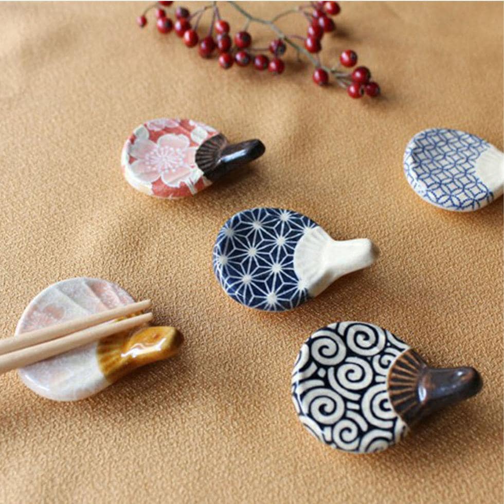 Adorable fried egg and frying pan ceramic chopstick rest set