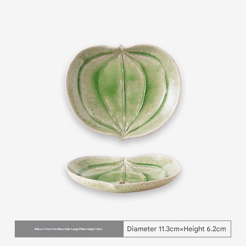 Handcrafted Leaf-Shaped Ceramic Plates | Artistic Dinnerware