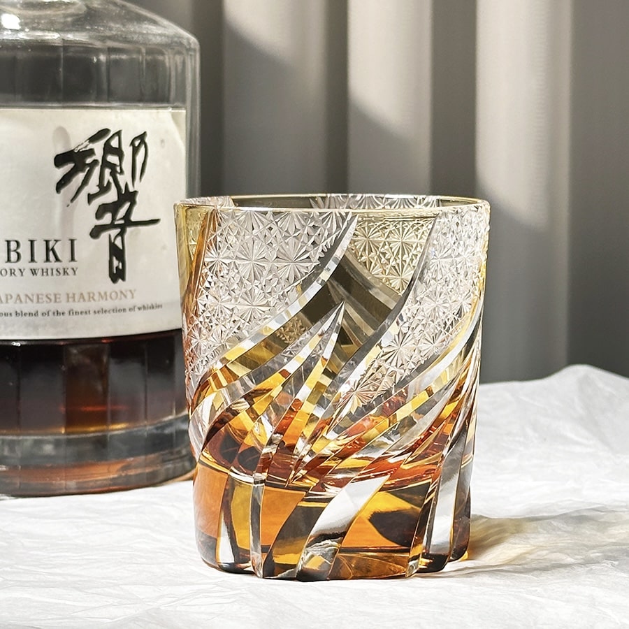 Ripple design Edo Kiriko whiskey glass, 280mL hand-carved crystal with vintage Japanese craftsmanship.