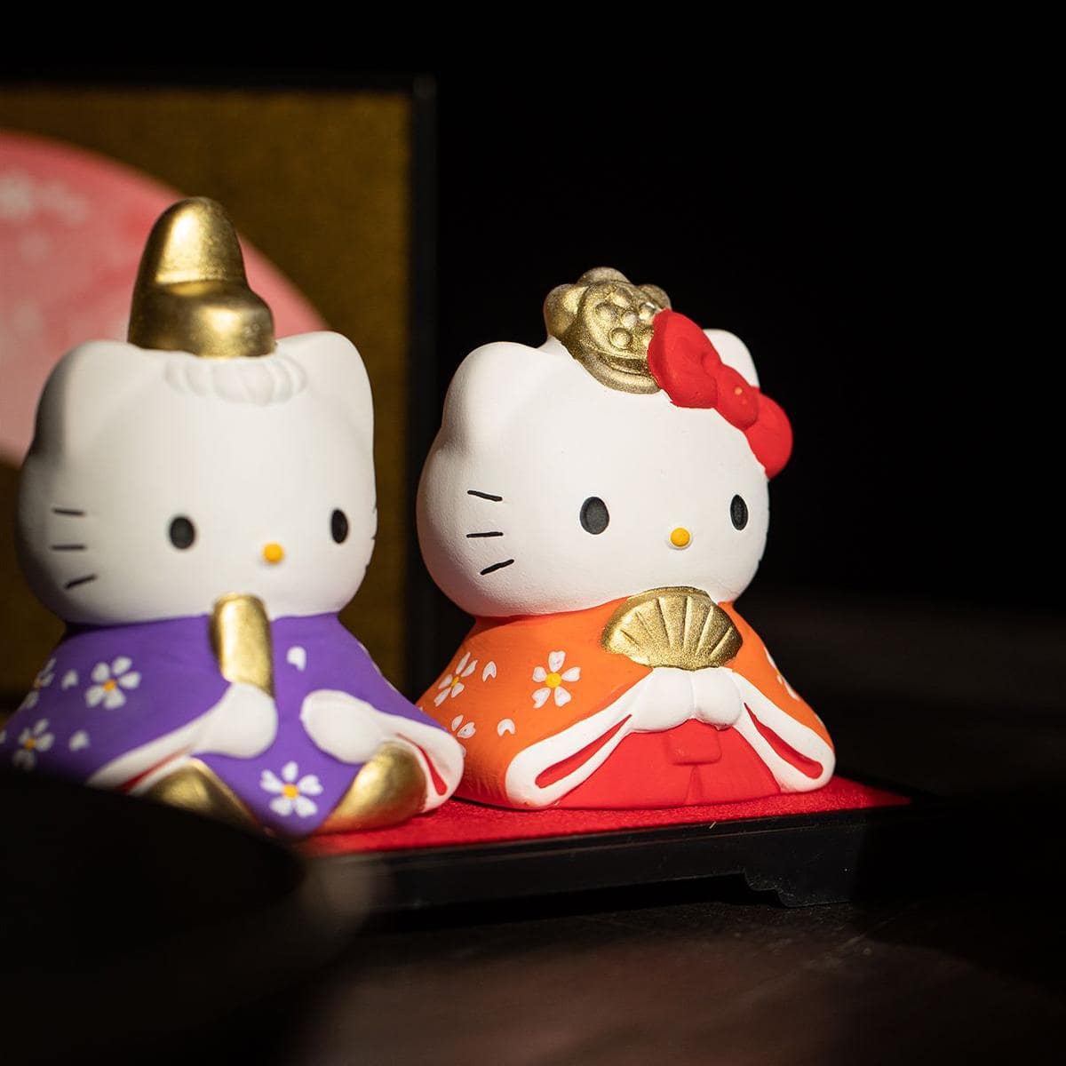 Hello Kitty gift set with traditional Japanese decorative elements