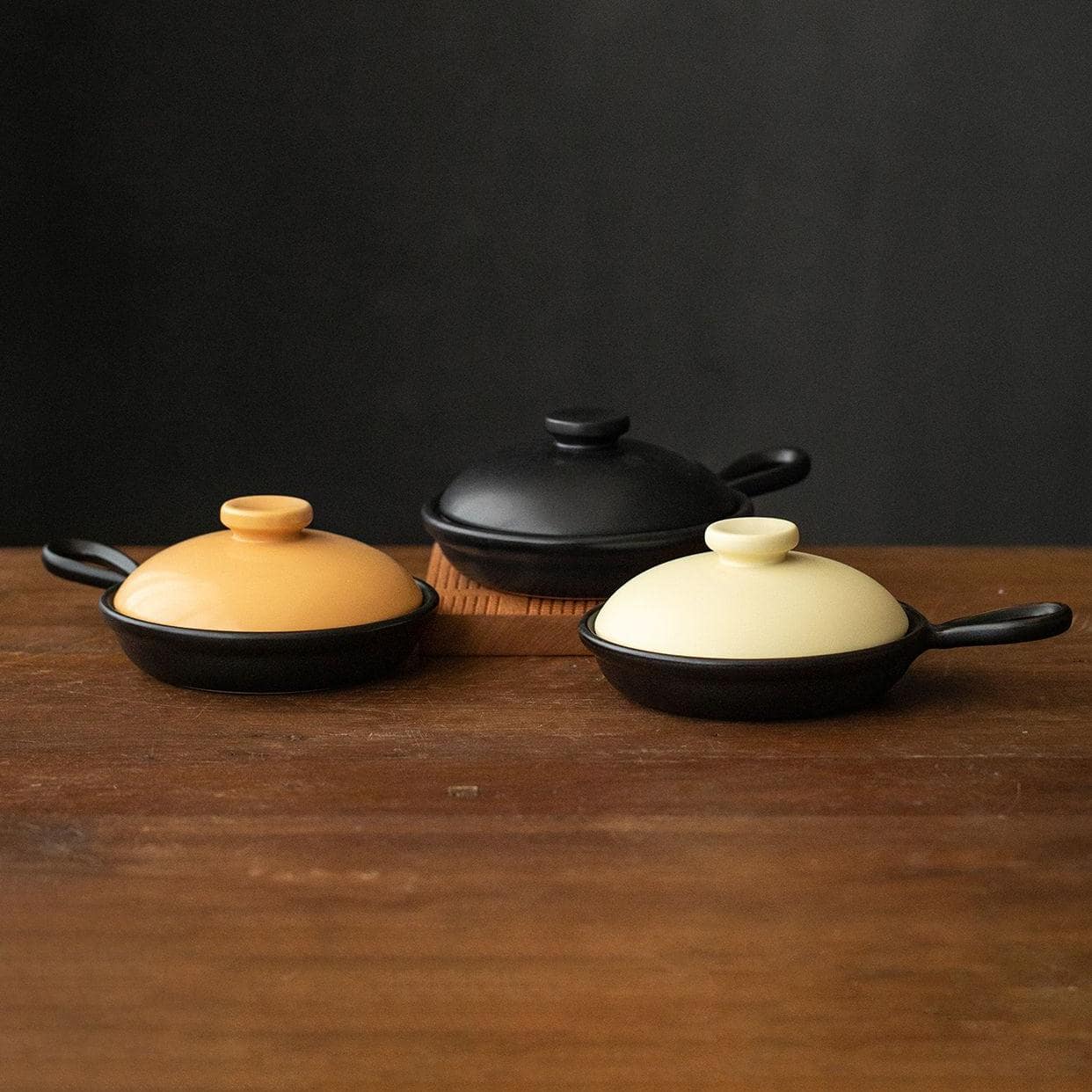 Elegant ceramic frying pan with lid for everyday cooking