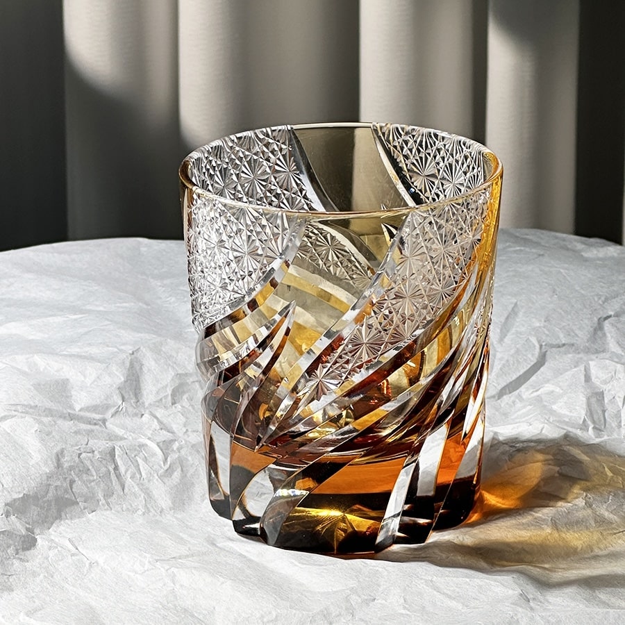 Ripple design Edo Kiriko whiskey glass, 280mL hand-carved crystal with vintage Japanese craftsmanship.