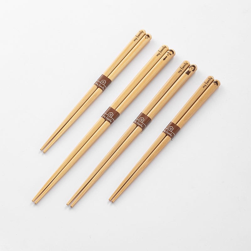 Lightweight bamboo chopsticks featuring family motifs.