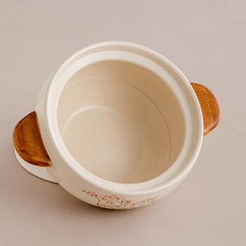 Universal gas stove-friendly Moomin soup pot with lid.