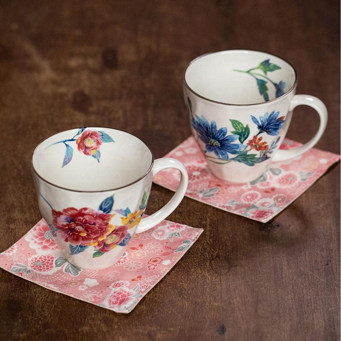 Japanese floral porcelain teacups with wooden box