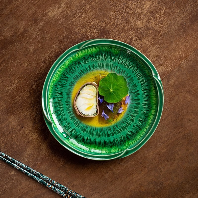 Japanese Mino green glazed plate with ice crack texture.