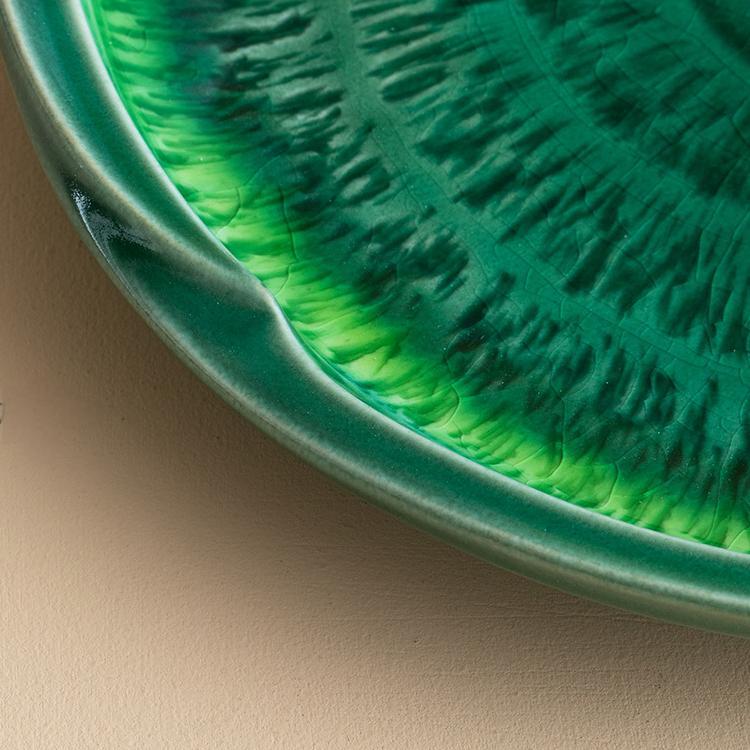 Japanese Mino green glazed plate with ice crack texture.