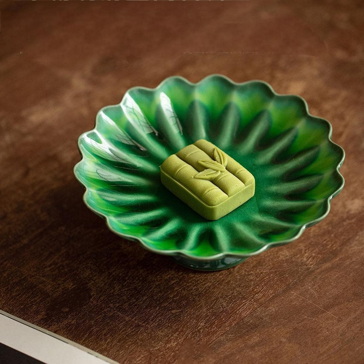 Pair of blue and green Mino glazed high-platform dessert plates.