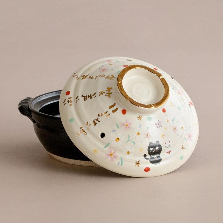 Ceramic hotpot featuring traditional pine, bamboo, and plum designs.