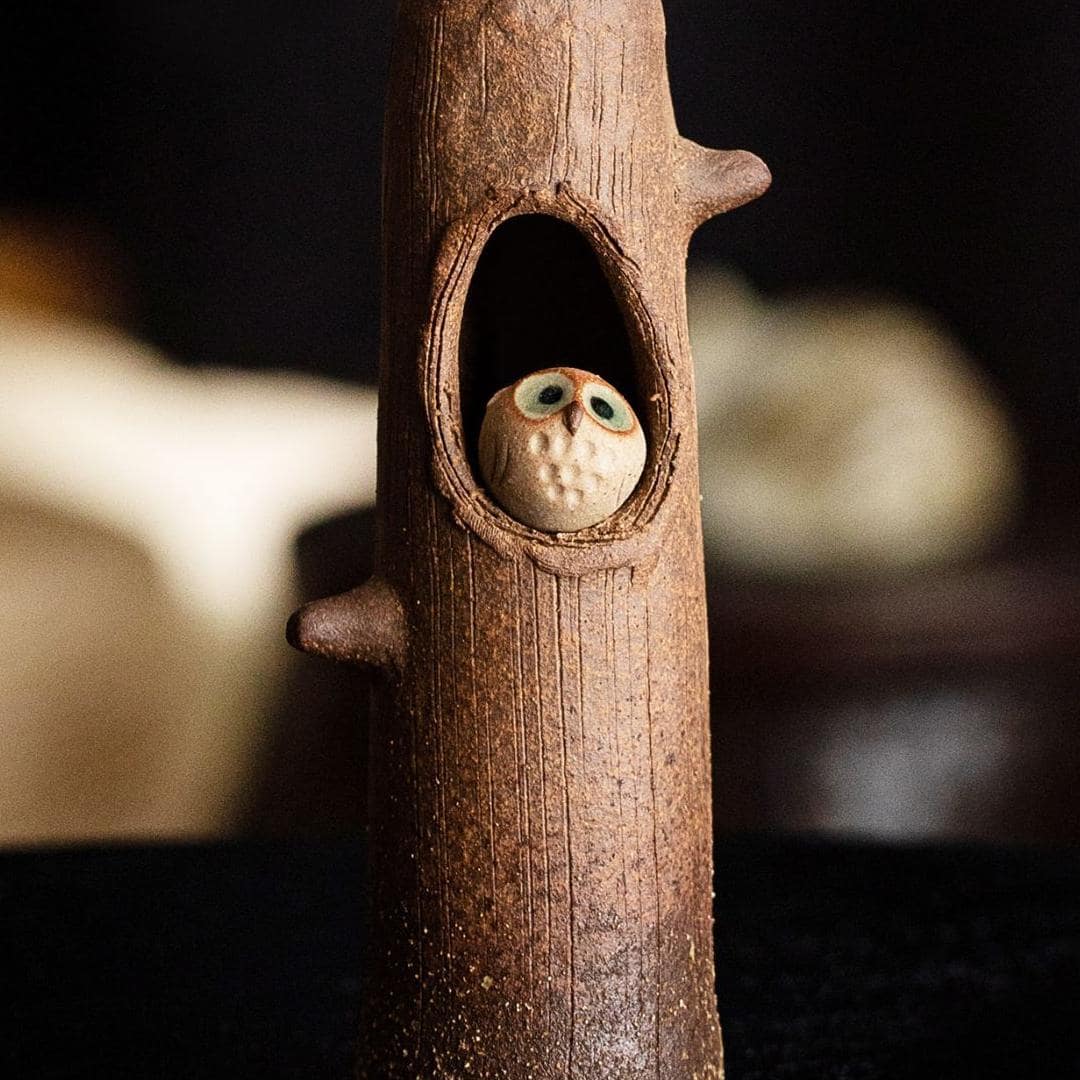 Handmade Japanese pottery cat sculpture for incense and flowers.