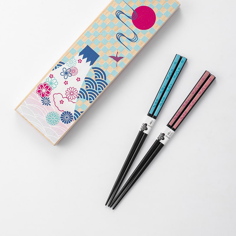 Pair of chopsticks with Mount Fuji design and premium box