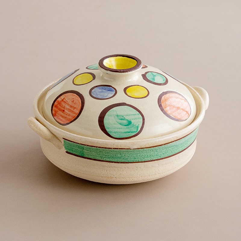 Wide ceramic stew pot with lid and ergonomic handles