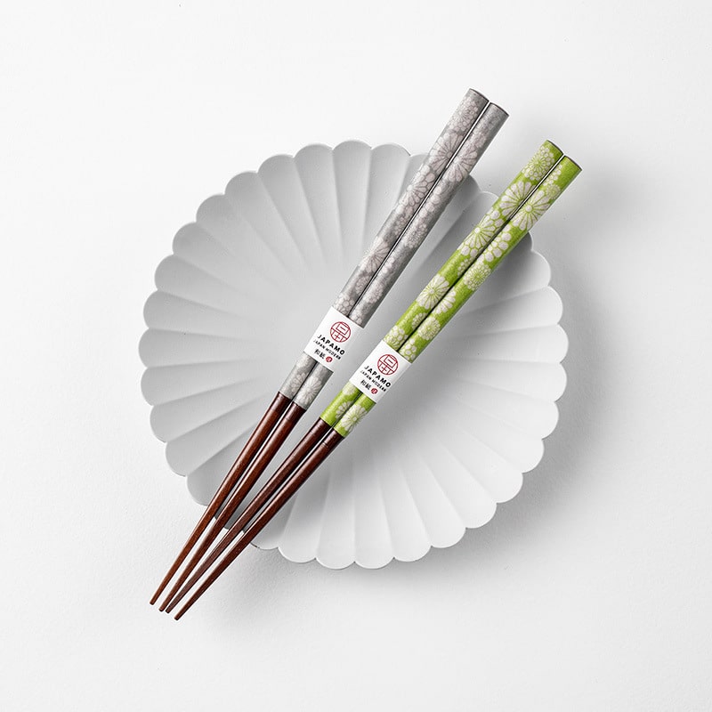 Handmade Ishida chopsticks with cherry blossom design