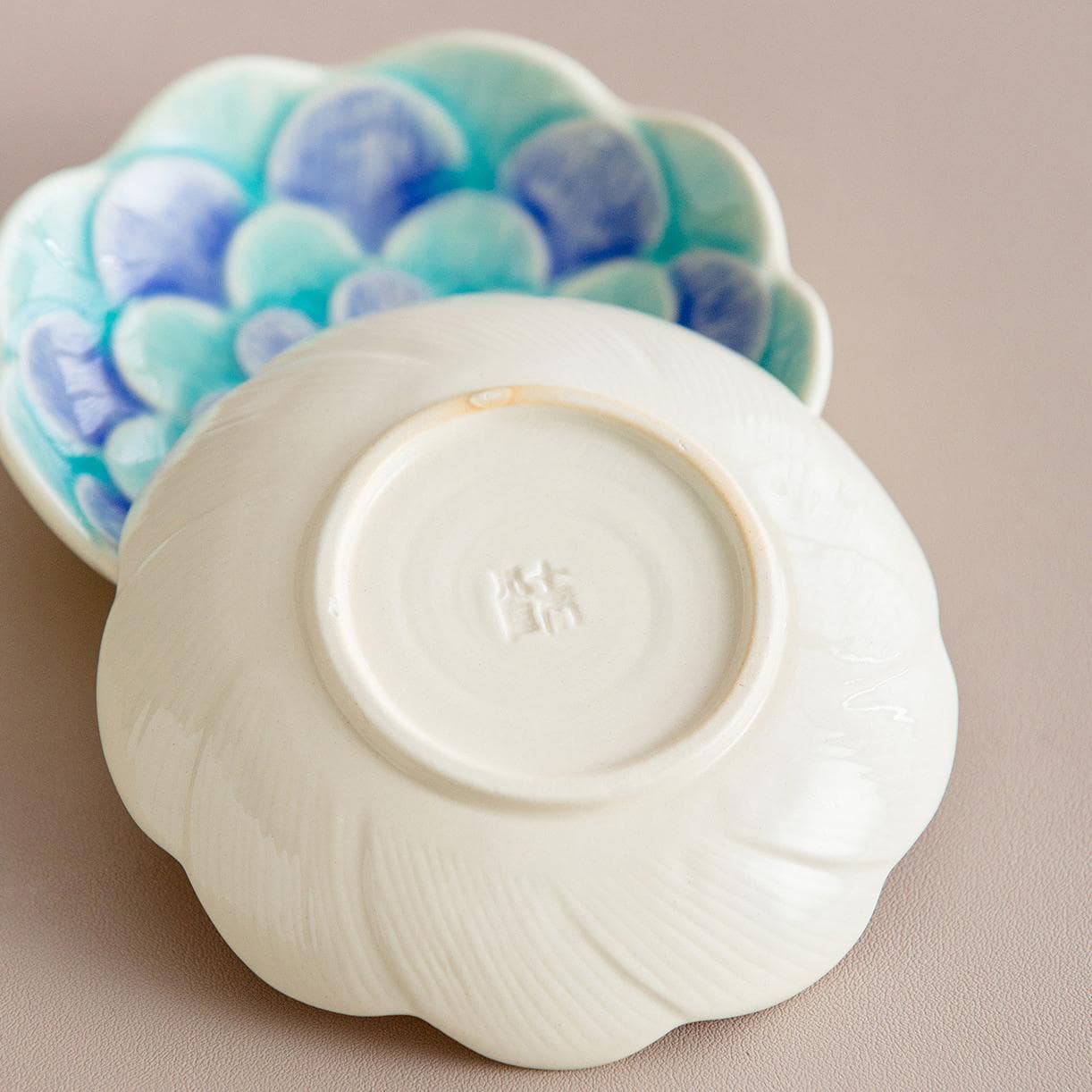 Japanese kiln-fired ceramic dishes for snacks and desserts