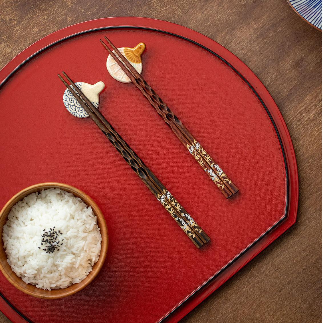 Pair of chopsticks with Mount Fuji design and premium box