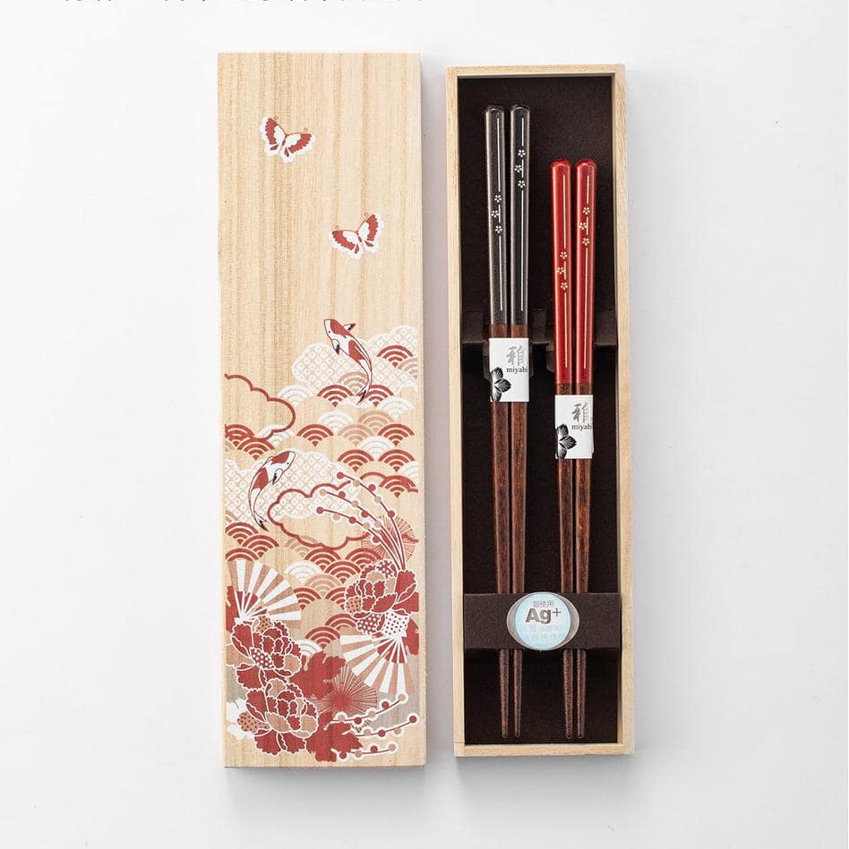 Pair of chopsticks with Mount Fuji design and premium box