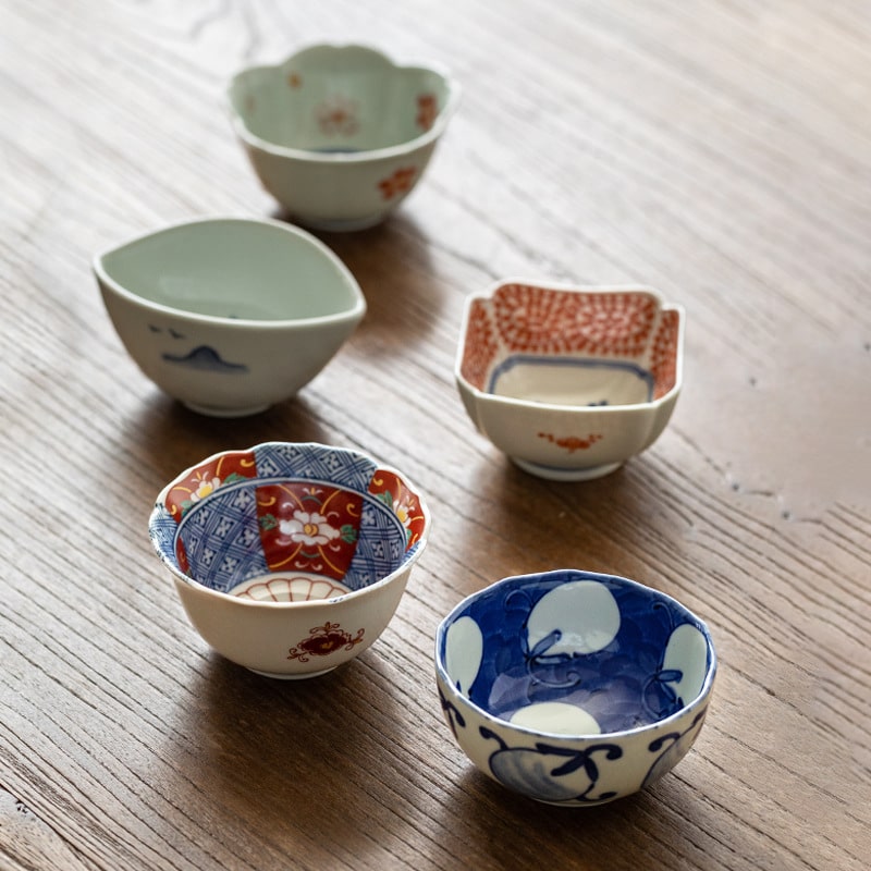 Six-piece Japanese ceramic bowls arranged on a table