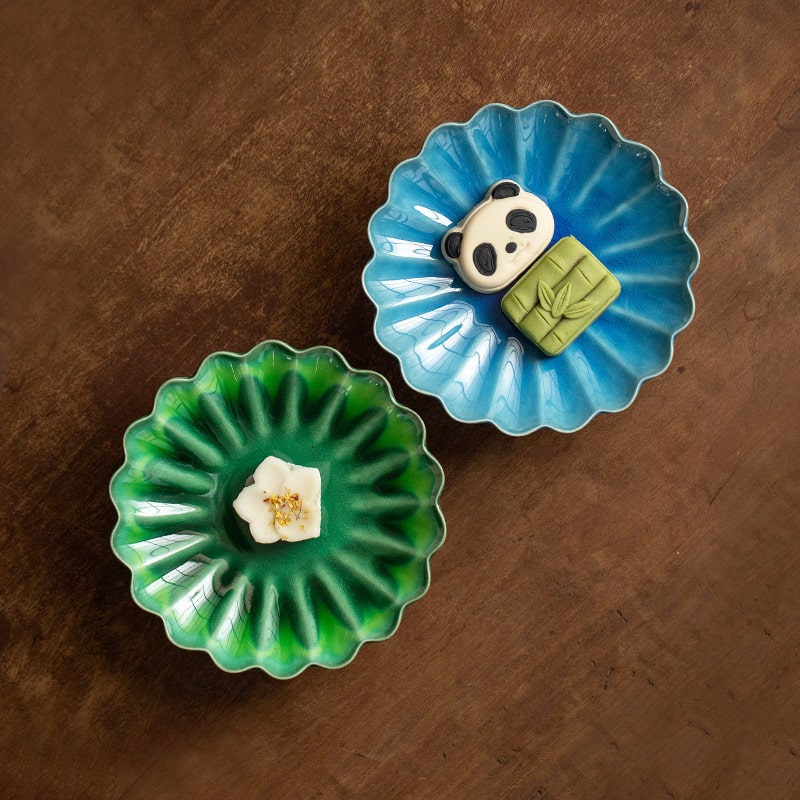 Pair of blue and green Mino glazed high-platform dessert plates.