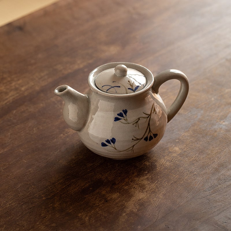 Top view of the Stove Master Kiln teapot with subtle ice crack detailing.