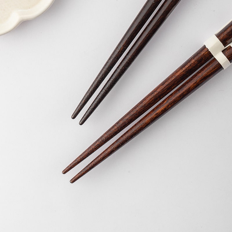 Lightweight pointed chopsticks for elegant dining