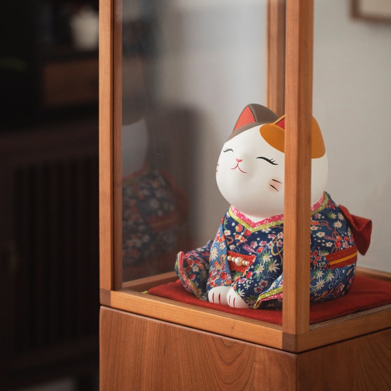 Housewarming gift lucky cat in traditional kimono