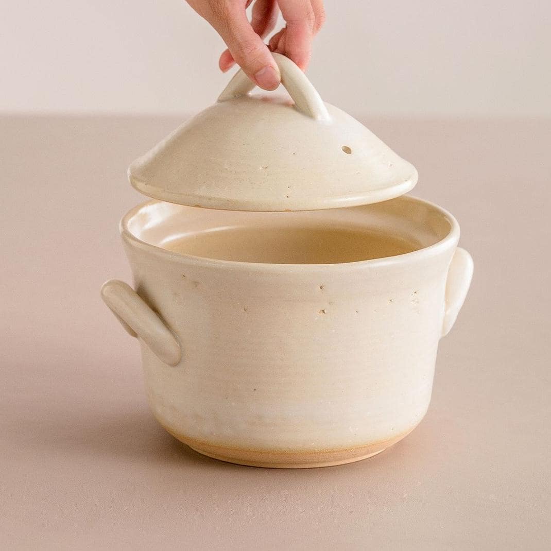 Neutral-tone stoneware casserole for modern kitchens.