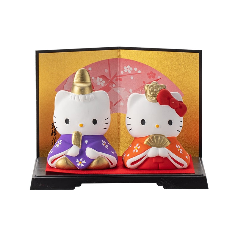 Hello Kitty gift set with traditional Japanese decorative elements