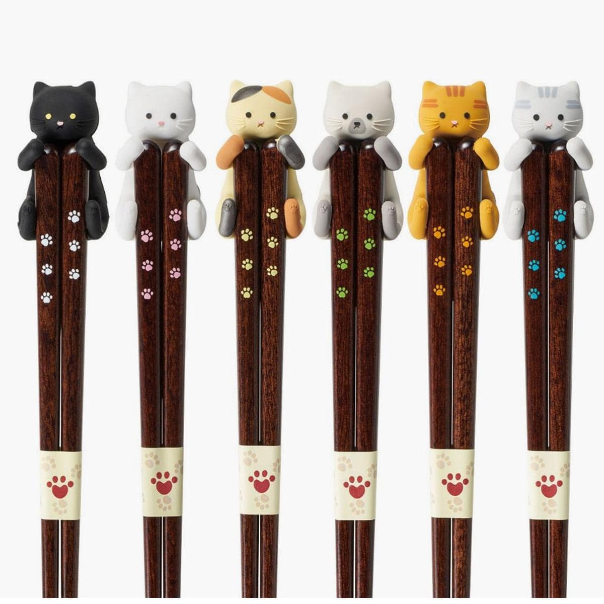 Adorable chopsticks with cat-shaped rests