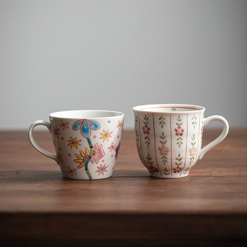 Decorative floral teapot and ceramic cups