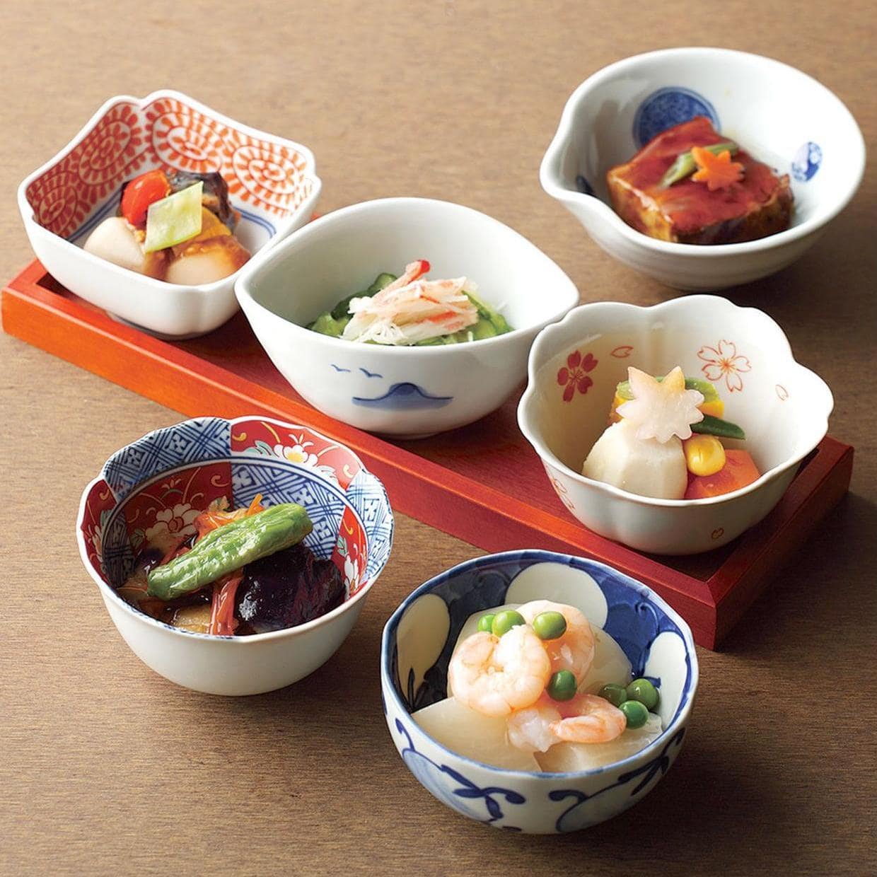 Japanese Hasami-yaki blue and white bowl set in a wooden gift box