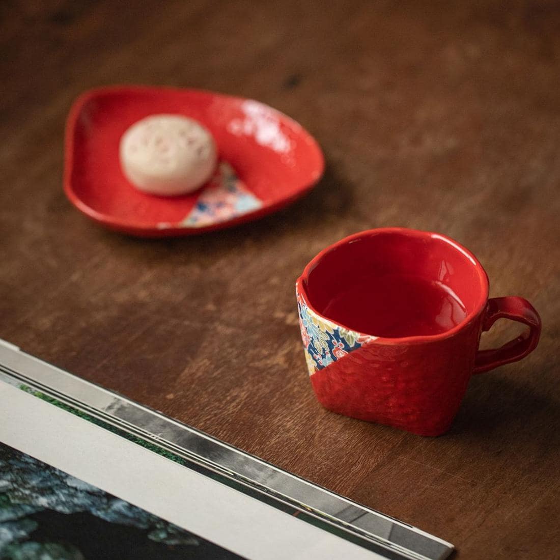 Japanese retro red mug and saucer with elegant packaging