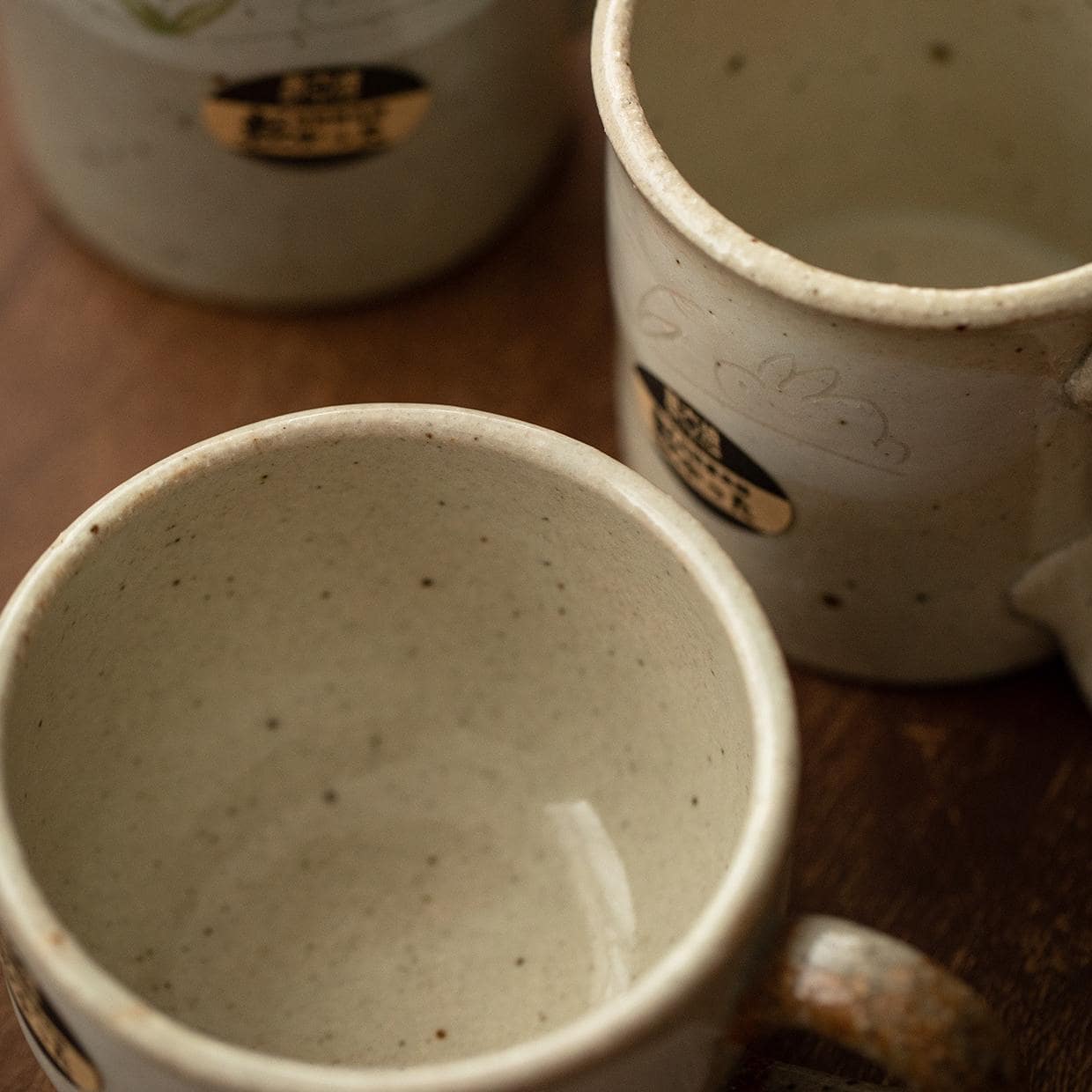 Lightweight retro ceramic mug with rabbit illustration.