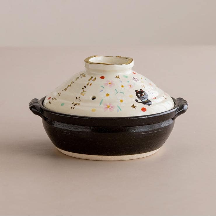 Ceramic hotpot featuring traditional pine, bamboo, and plum designs.