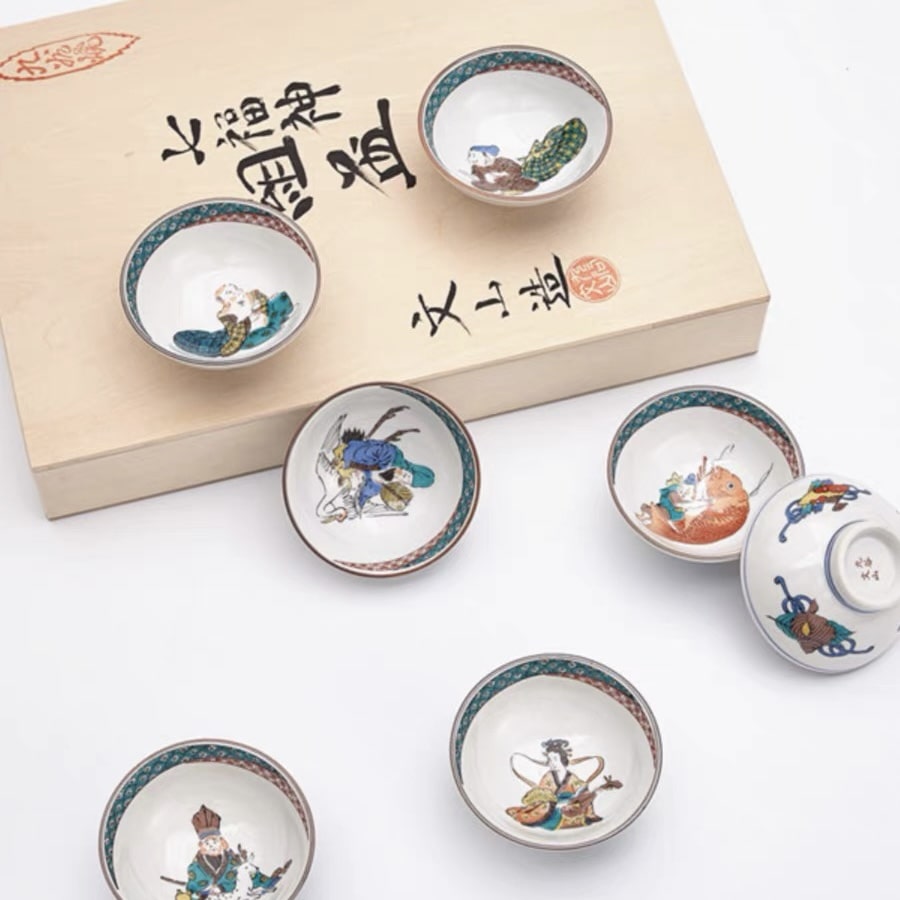 Exquisite hand-painted Japanese tea cups perfect for gifting.
