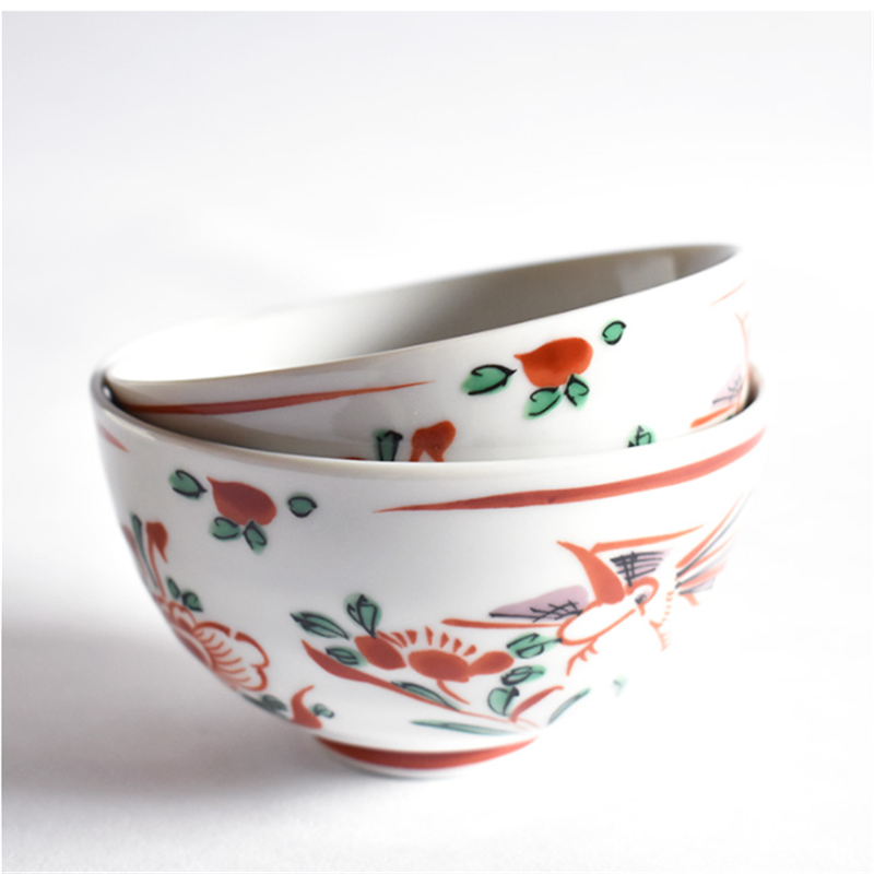 Lightweight porcelain bowls featuring intricate patterns.