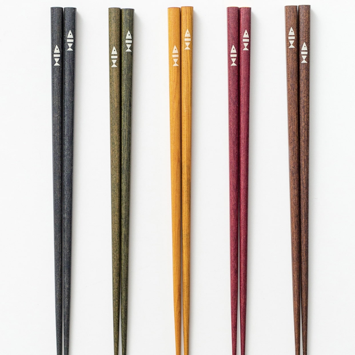 Minimalist wooden Japanese chopsticks in assorted colors