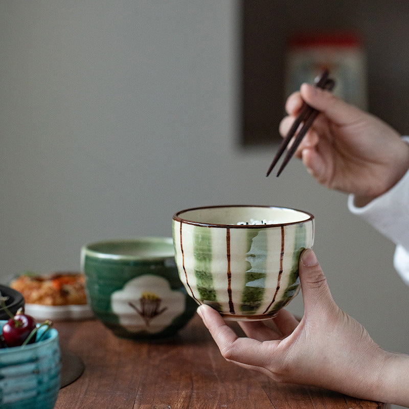 Mino ware ceramic bowl set in wooden box